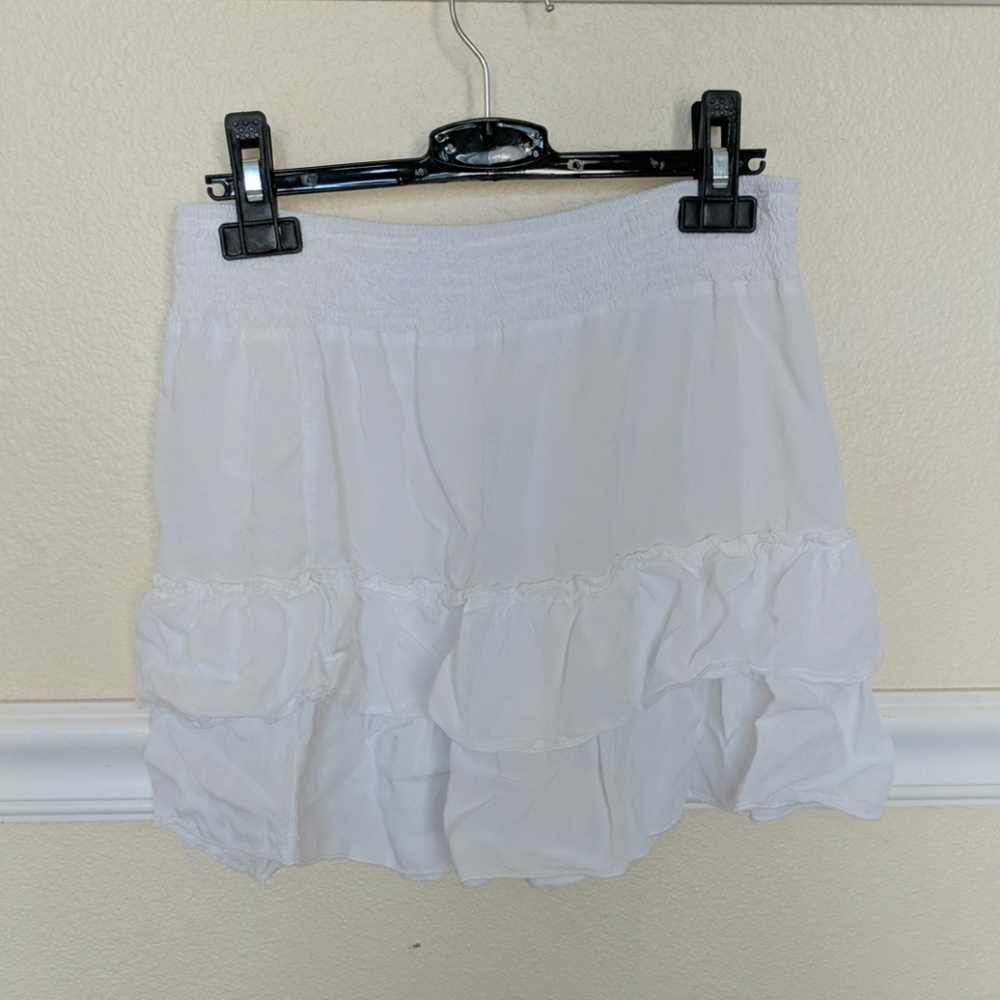 white ruffled skirt